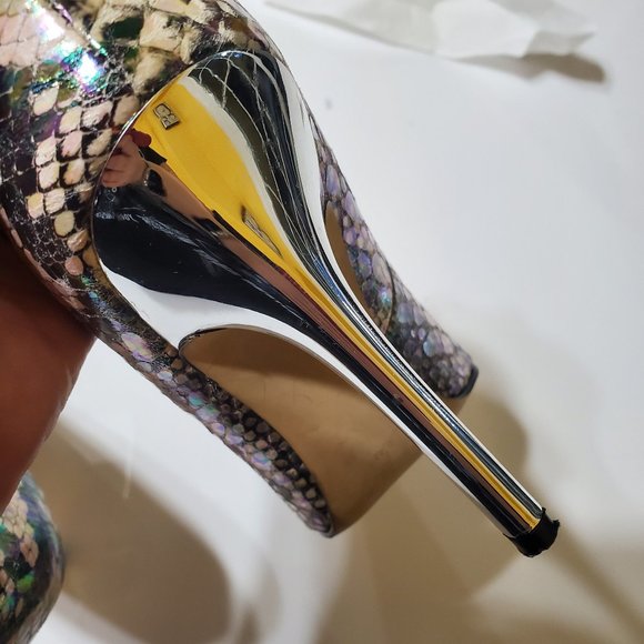 Guess Iridescent Snakeskin Print Stiletto Heels Size 8.5 US - Picture 11 of 16